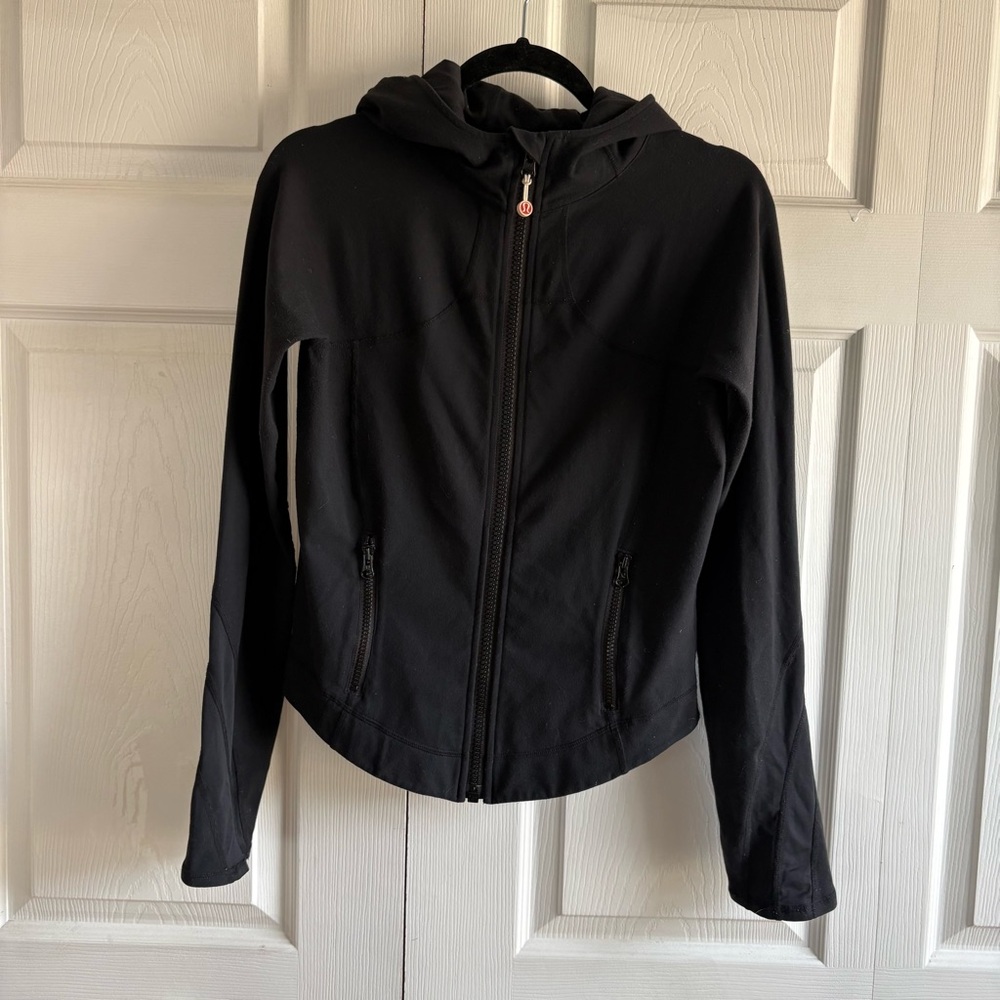 LULULEMON Black Throw Me Over 8‎ Thumb-hole Hoodie zipper front pockets
